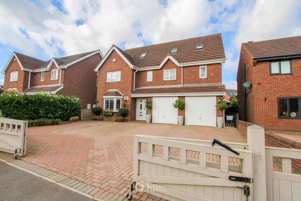 5-bed detached on Lings Lane, Hatfield, Doncaster, DN7, £599,999
