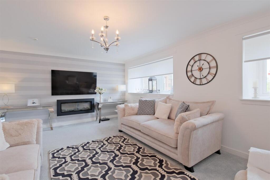 House in Caldercruix, North Lanarkshire - View 3