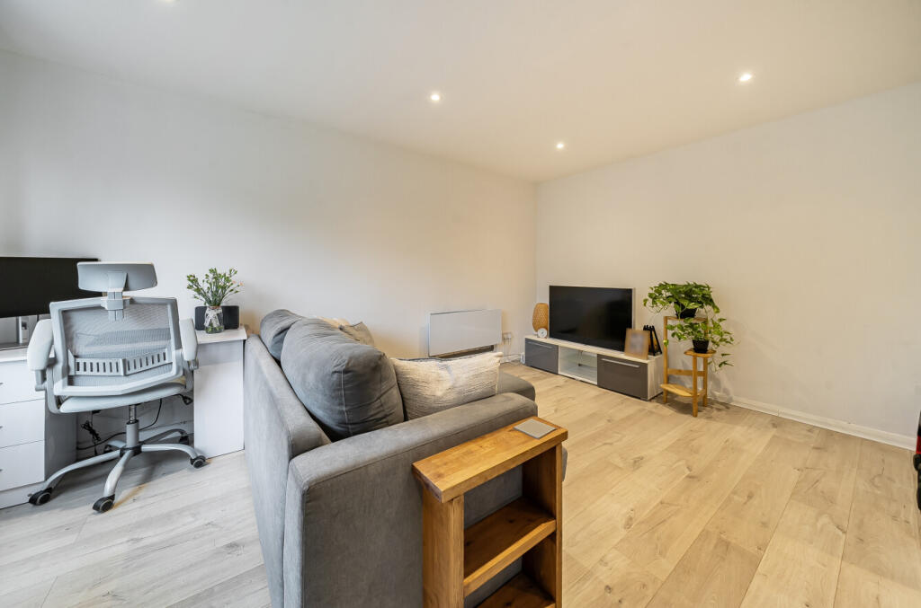 Apartment in Bracknell - More