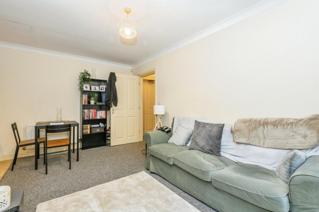 Apartment in Kirklees, West Yorkshire - More