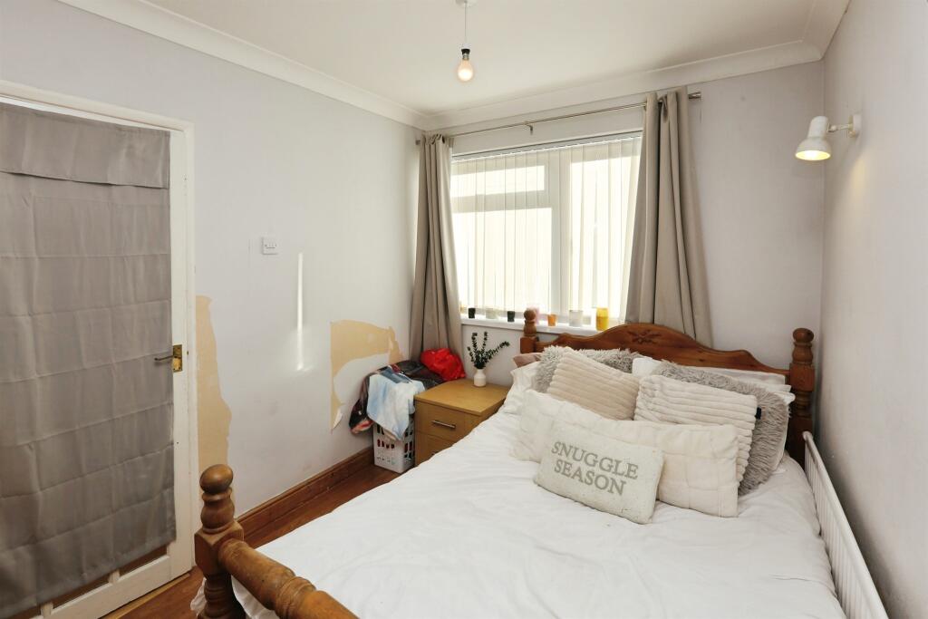 House in Gosport, Hampshire - View 6