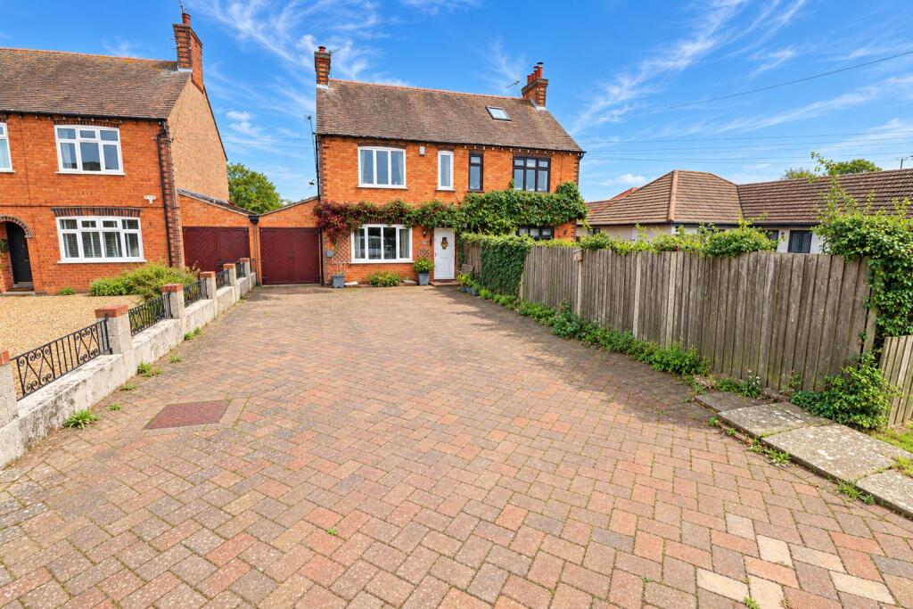 Main image of property: Avenue Road, Rushden, Northamptonshire NN10