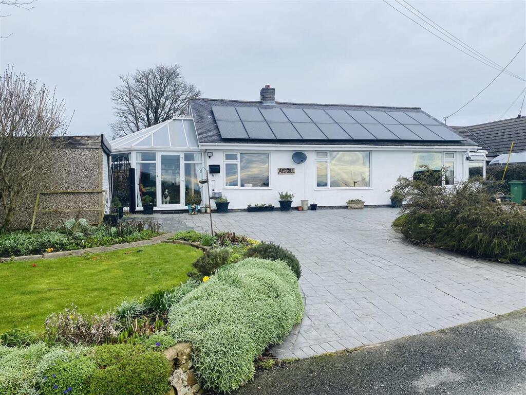 Main image of property: Ffordd Uchaf, Gwynfryn, Wrexham