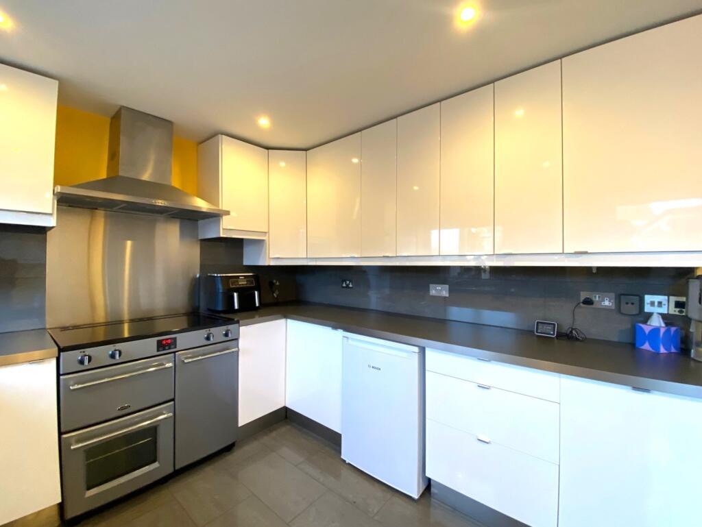 Bridle Close, Banbury, Oxfordshire photo 4