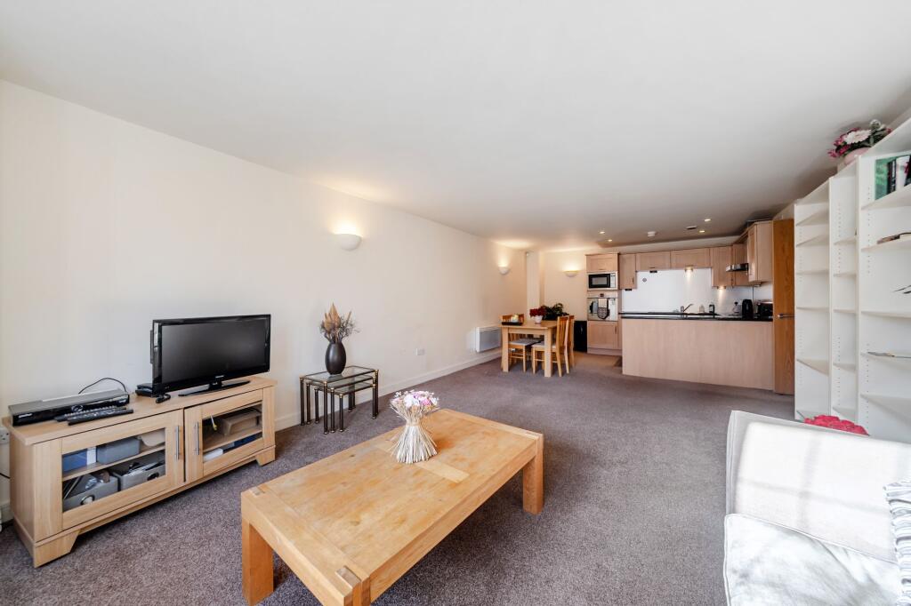 Apartment in Wilmslow - View 4