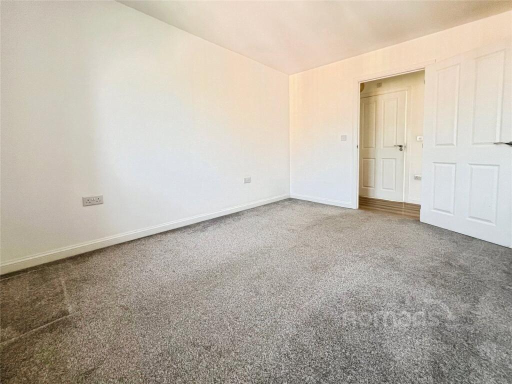 Apartment in Aldershot - More
