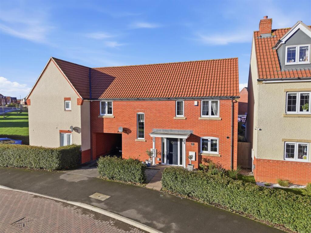 4-bed semi-detached on Whinfell Road, Chesterfield, £350,000