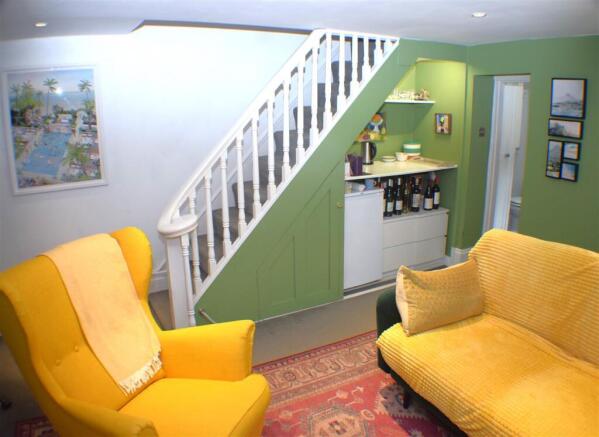SITTING ROOM: