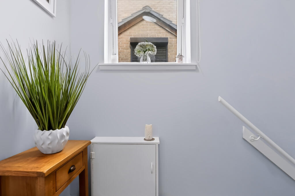 Apartment in Alexandria, West Dunbartonshire - View 5