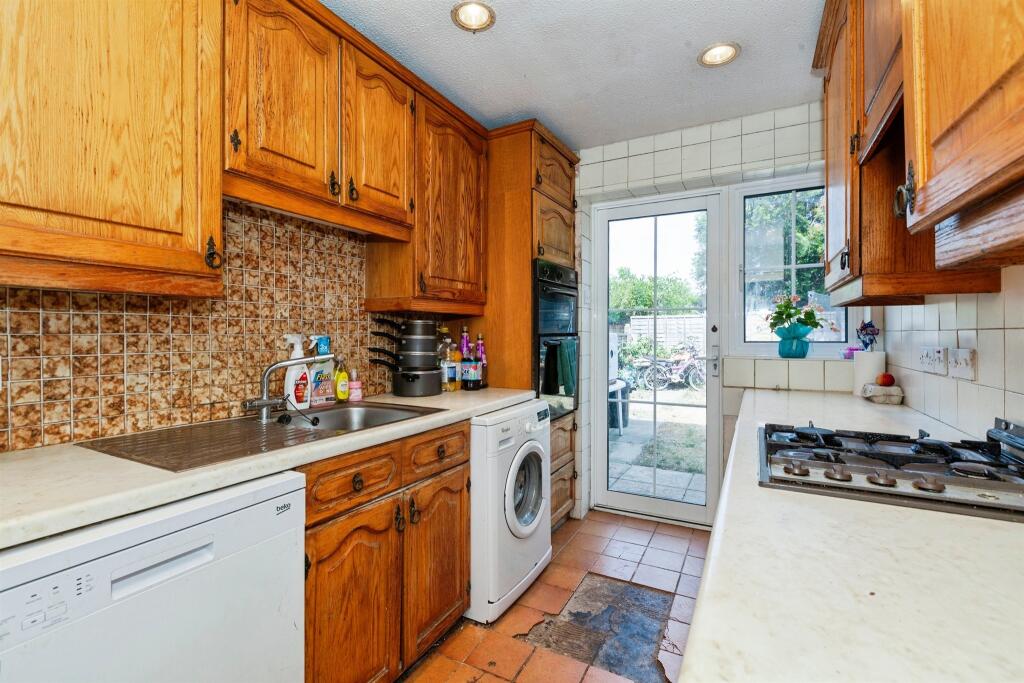 House in Slough - View 4