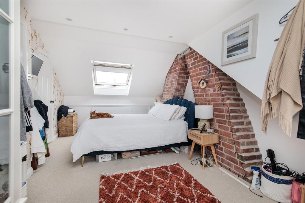 House in Newcastle upon Tyne - More