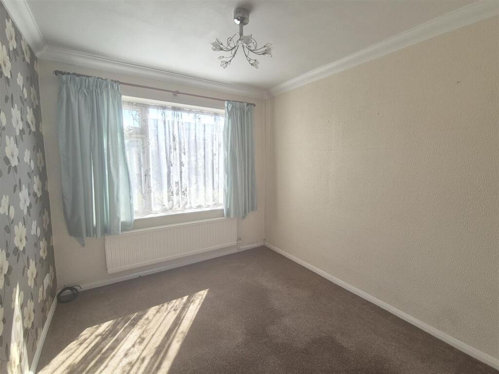 Cedar Drive, Ibstock, LE67 photo 5