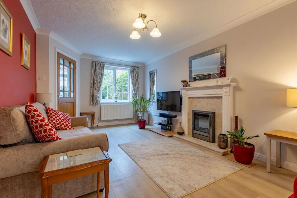 Admington Drive, Hatton Park, Warwick, CV35 7TZ photo 2
