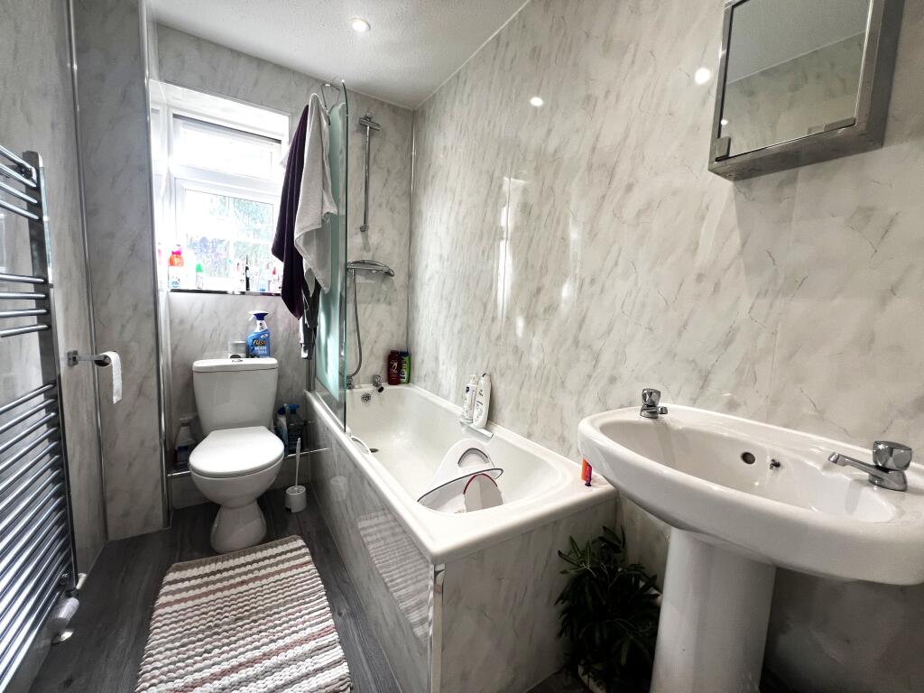 House in Redhill - View 5