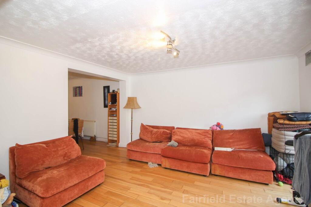Thorpe Crescent, Oxhey, Watford, WD19 photo 3