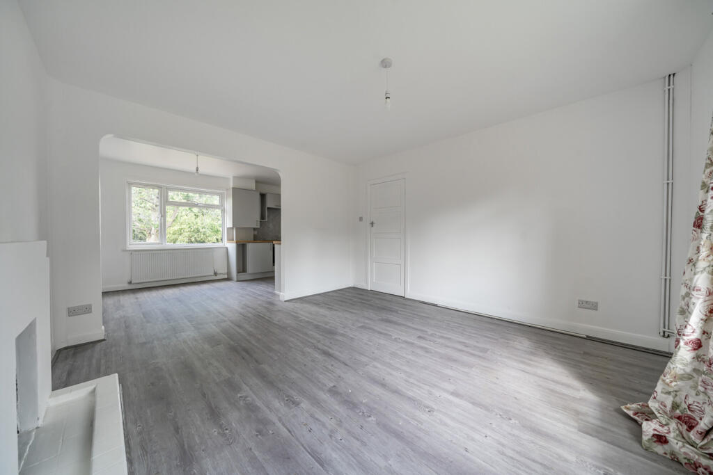House in Orpington, Poverest, St Mary Cray - View 3
