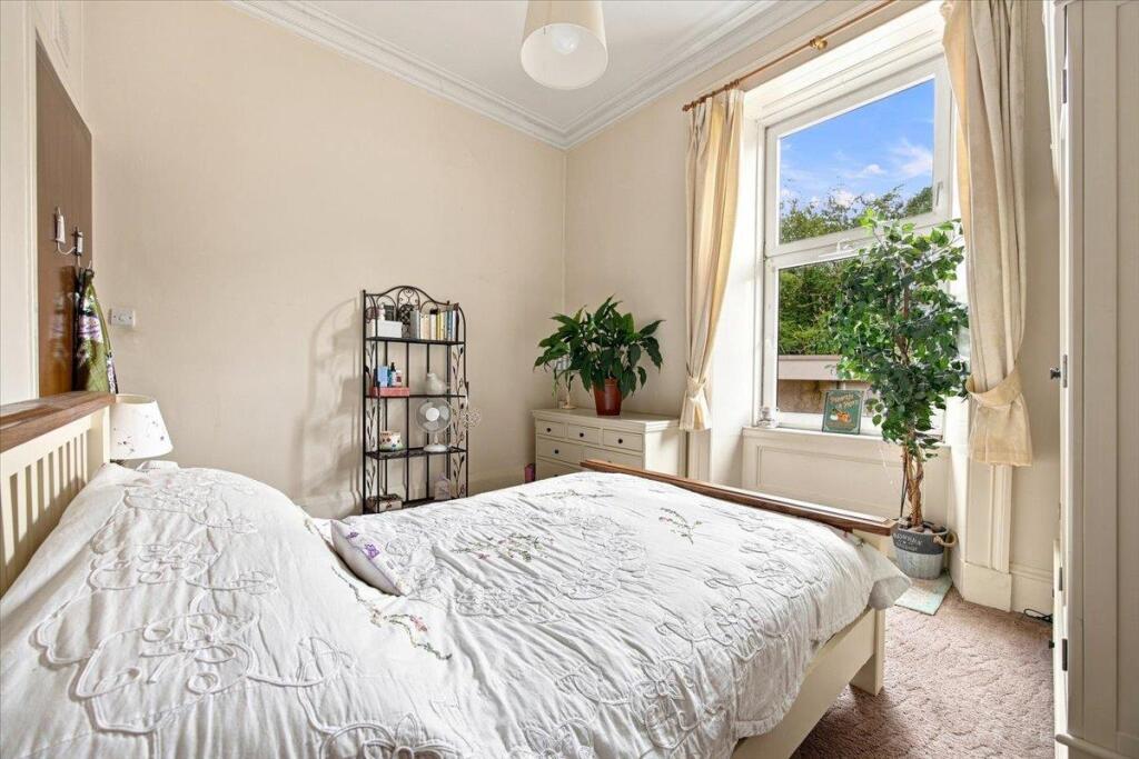 Apartment in Lenzie, Barleybank - View 4