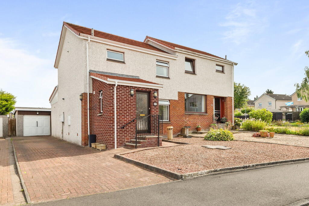 Main image of property: 4 Mercat Place, Clackmannan, FK10 4SS
