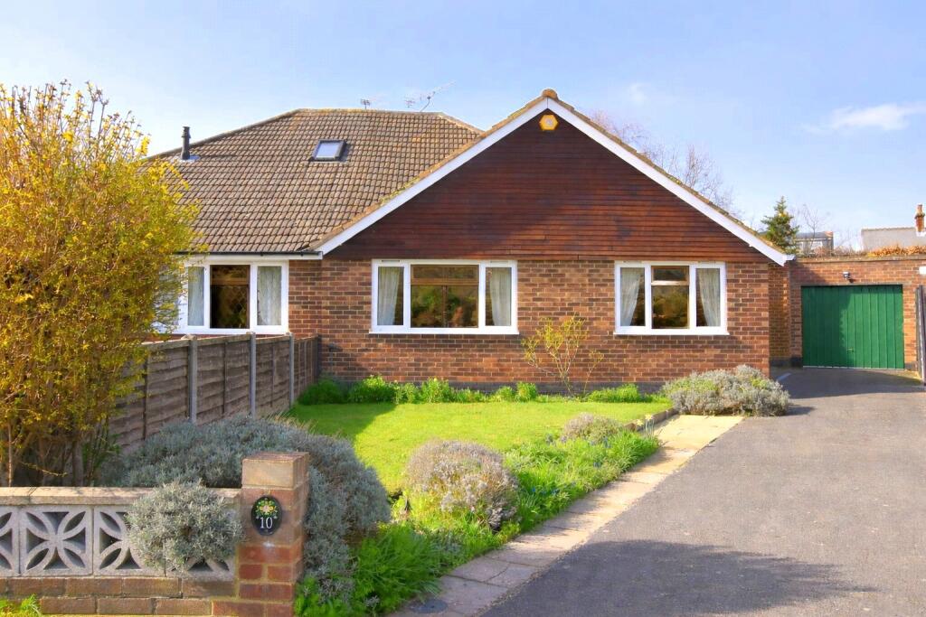 Main image of property: Farm View, Cobham, KT11