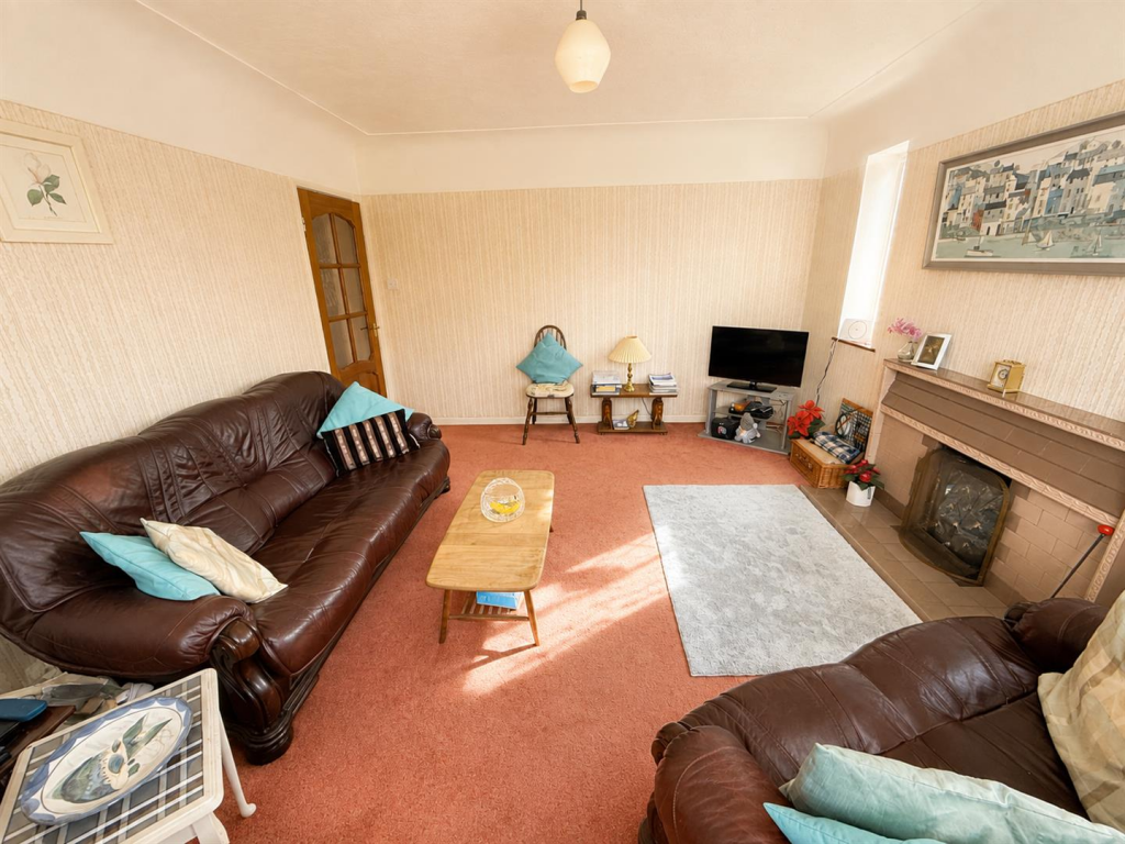 Dee Park Road, Gayton, Wirral photo 4