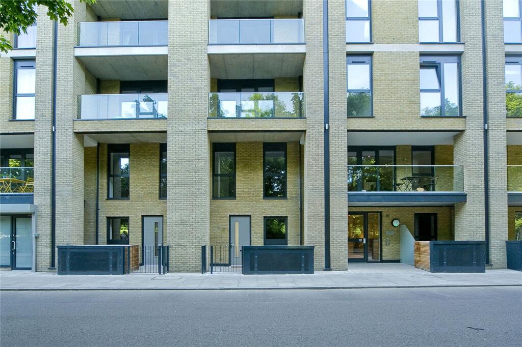 3 bedroom maisonette for rent