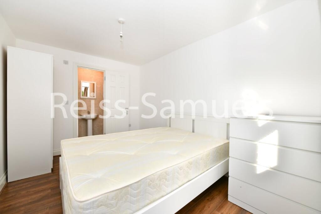6 bedroom terraced house for rent
