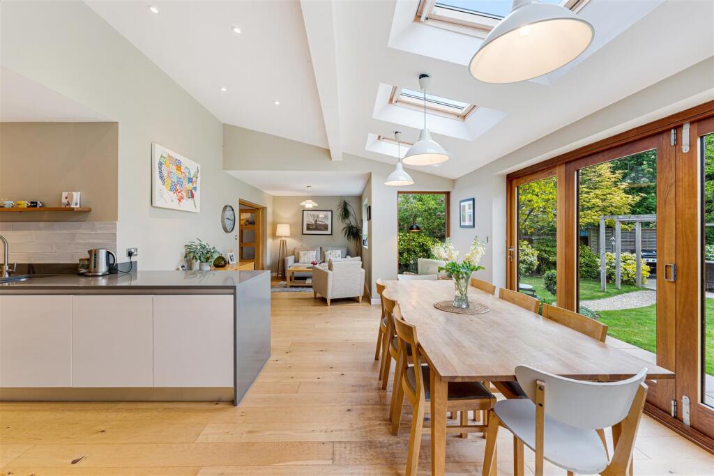 Manor Close, Wilmslow photo 2