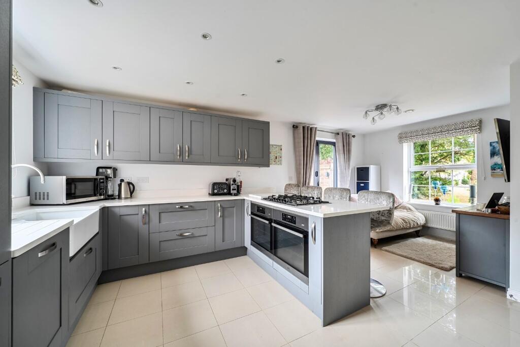 House in Chichester, Southbourne - View 3