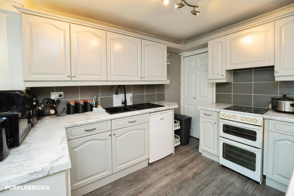 House in Bradford - View 5