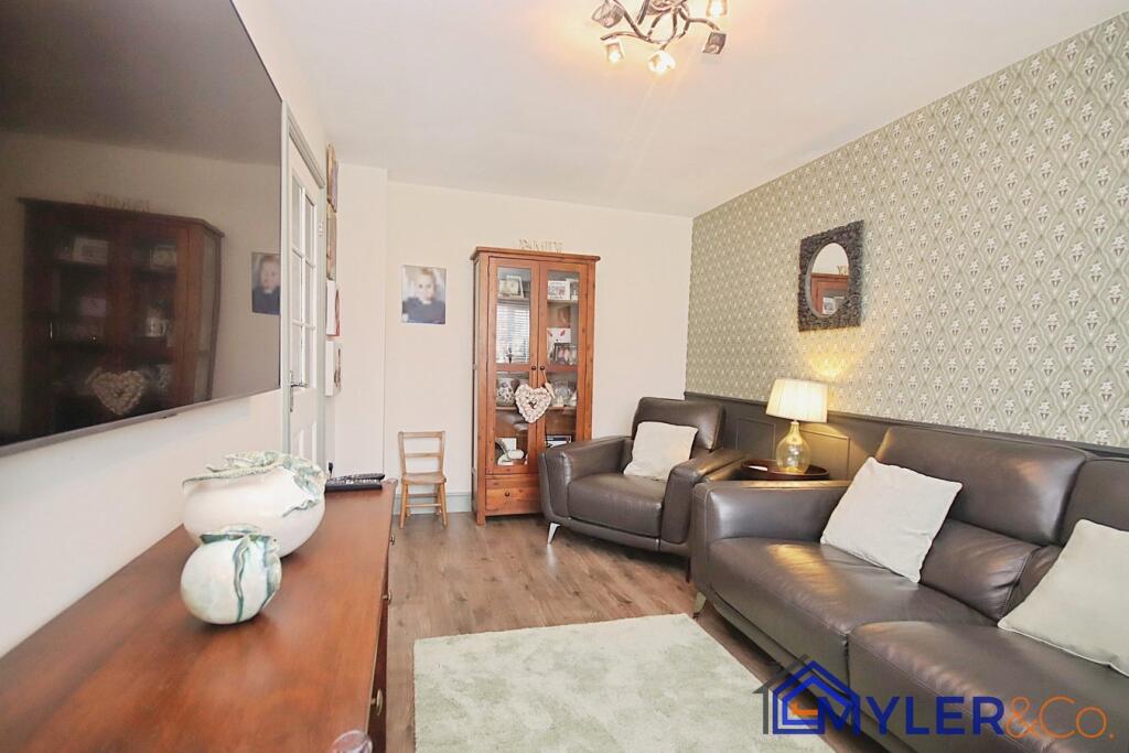 Latimer Close, Widnes, WA8 - Więcej