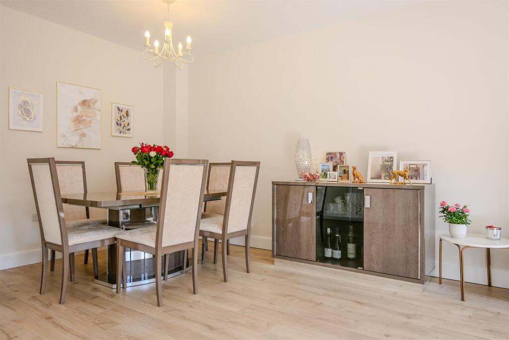 House in South Oxfordshire, Winterbrook, Wallingford - More