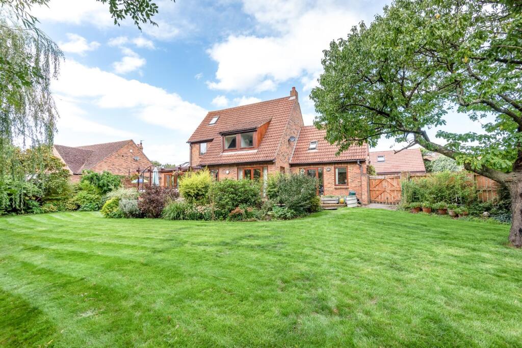 House in Eton Wick, New Town, Windsor and Maidenhead - View 5