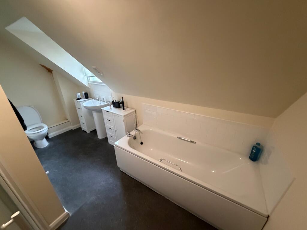 Additional image 10 of Newton Court, 10 Earls Way, Halesowen, West Midlands, B63