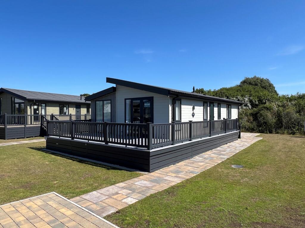 Shorefield Country Park, Shorefield Road, Downton, Lymington, Hampshire. SO41 0LH