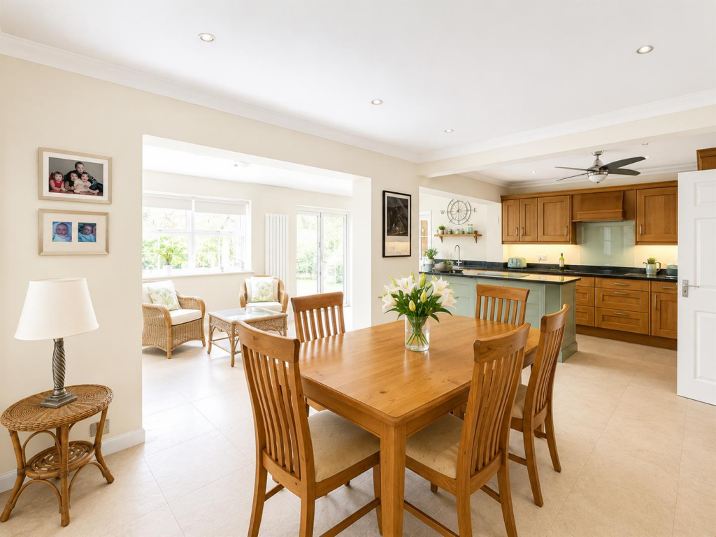 House in Sutton - More
