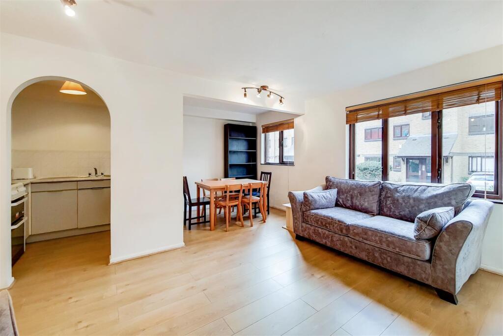 Main image of property: Transom Square, Isle Of Dogs, E14