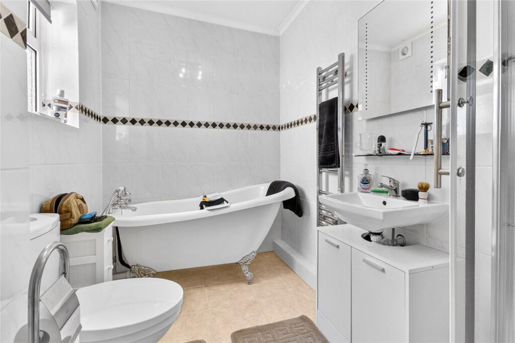 Apartment in Bracknell - More