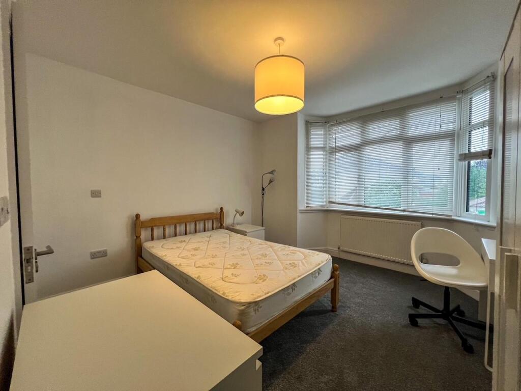 6 bedroom house for rent