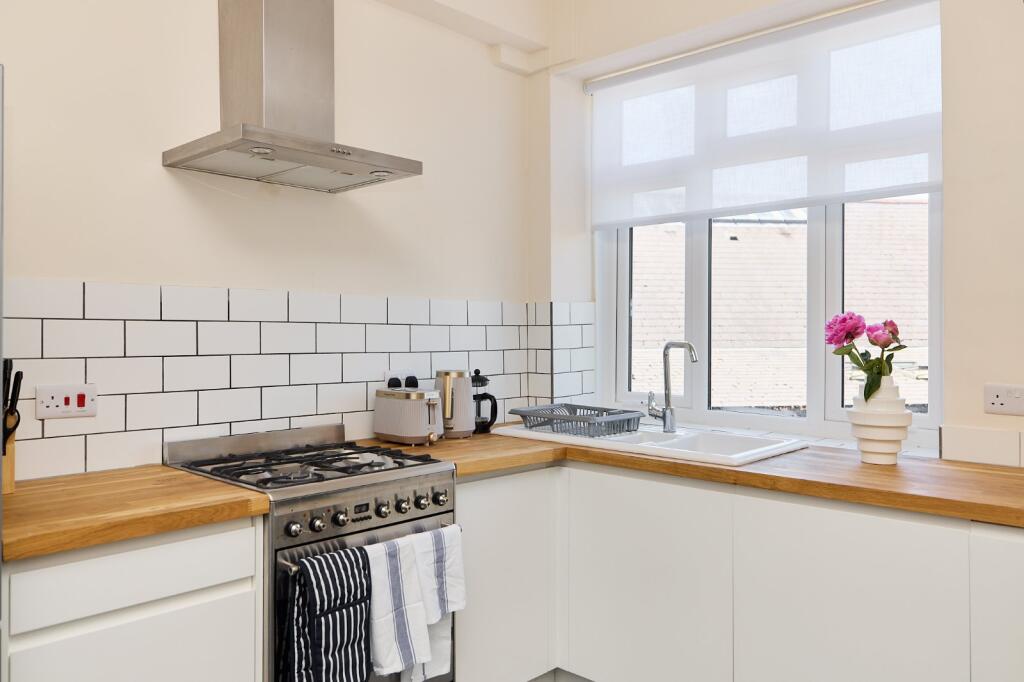 Apartment in London - View 2