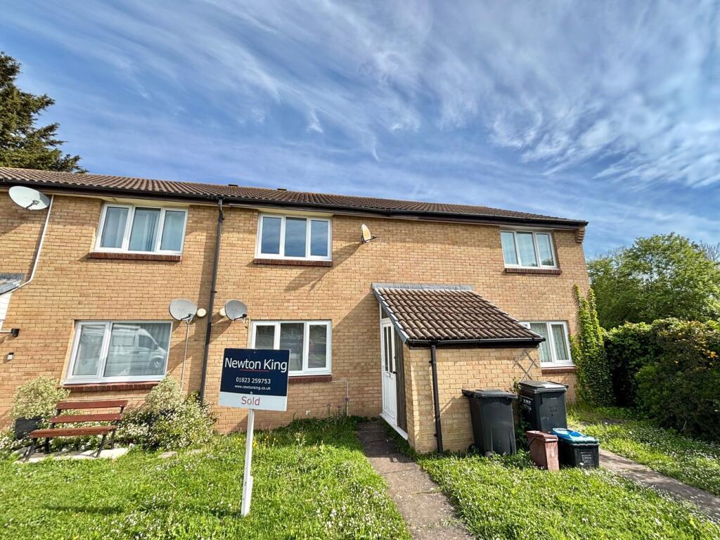 1-bed flat on Allington Close, Taunton, TA1, £105,000