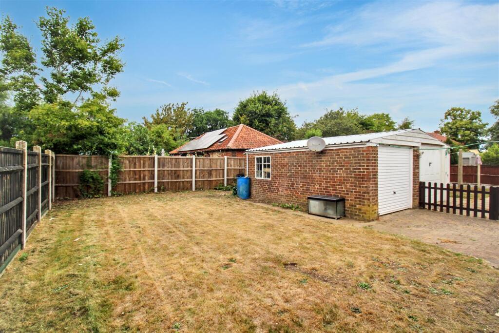 Swan Close, Aylsham, Norwich photo 2