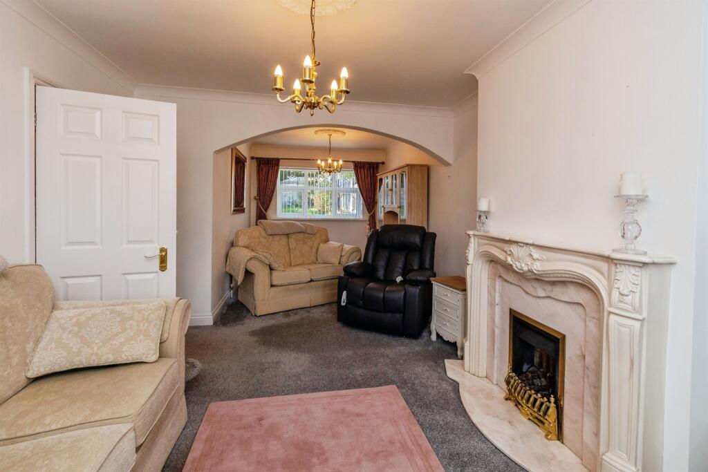 House in South Staffordshire, Cheslyn Hay - View 3