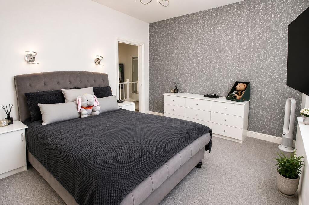 House in Manchester - More