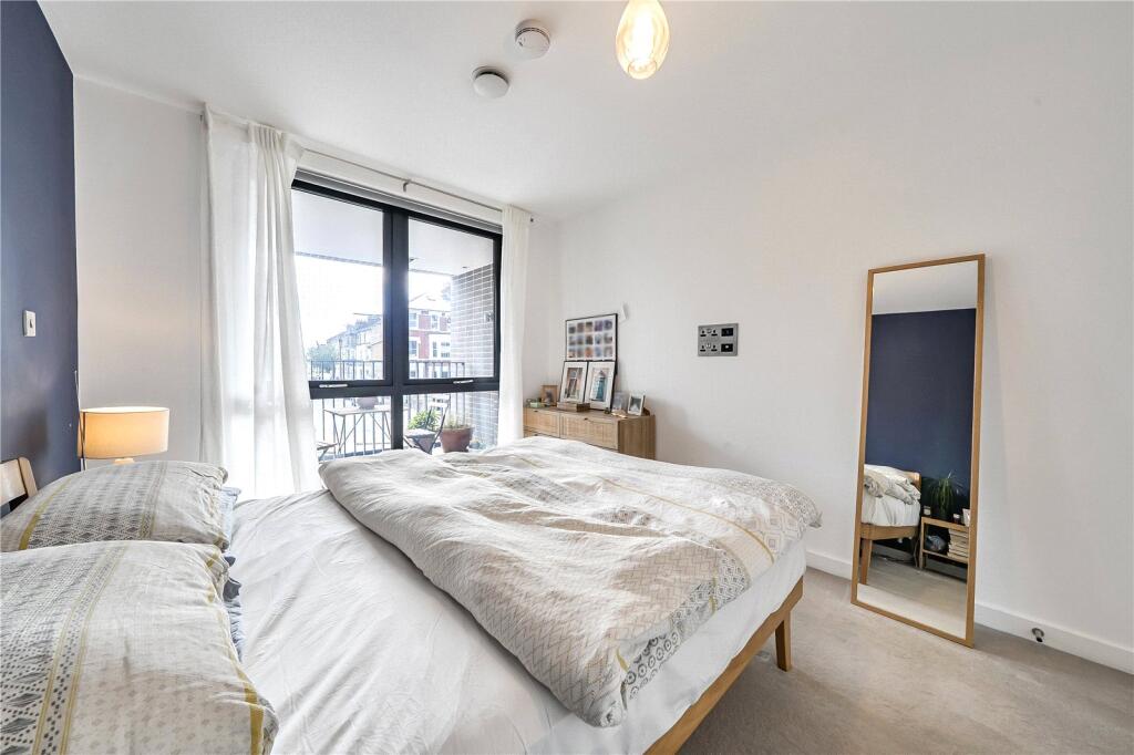 Apartment in London - More