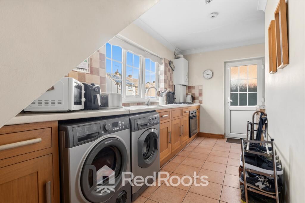 House in Doncaster, Scawthorpe - View 2