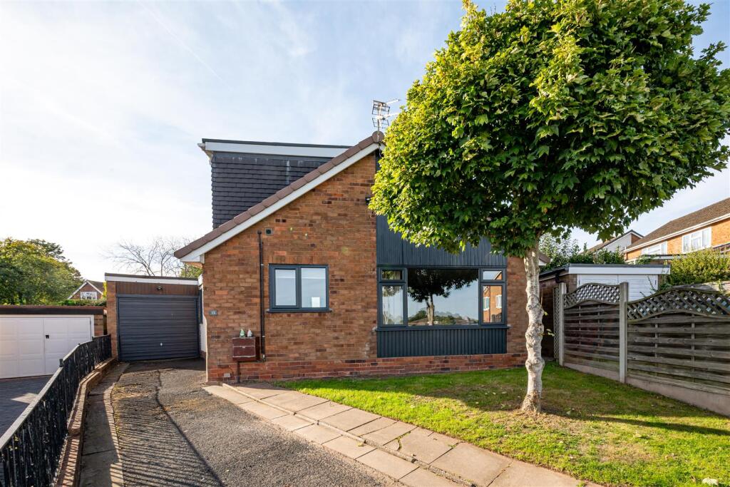 13 Myrtle Grove, Brewood, ST19 9HN photo 2
