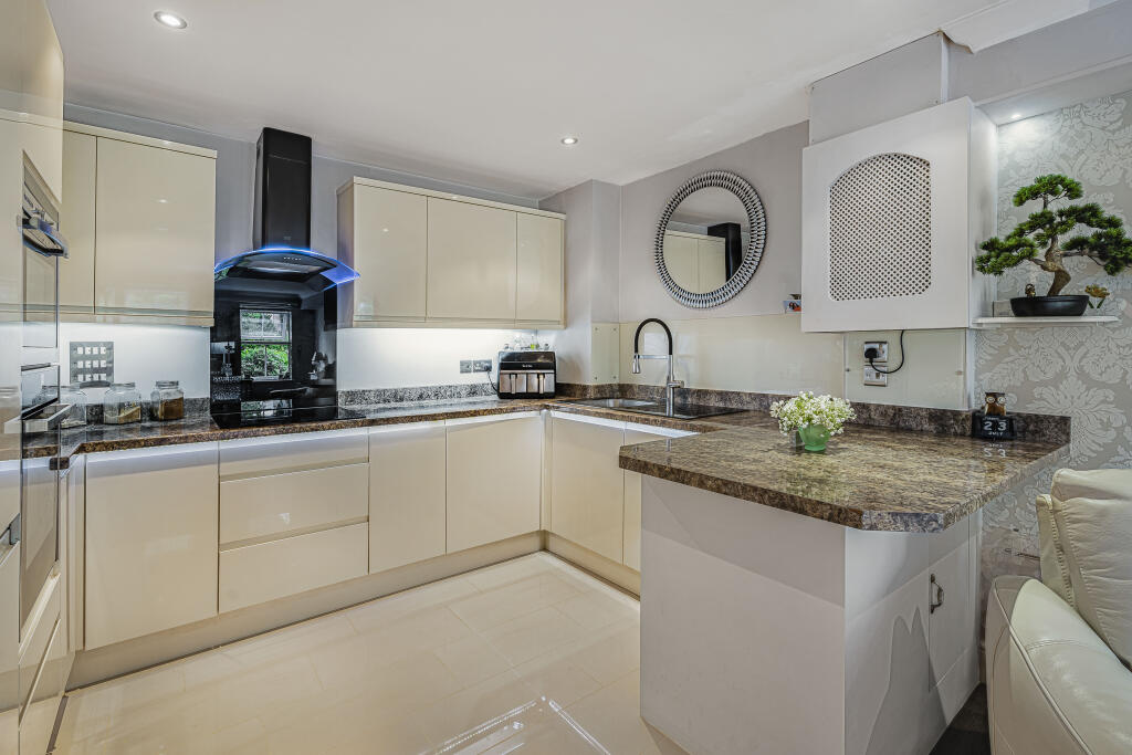 Additional image 2 of Church Street, Welwyn, AL6