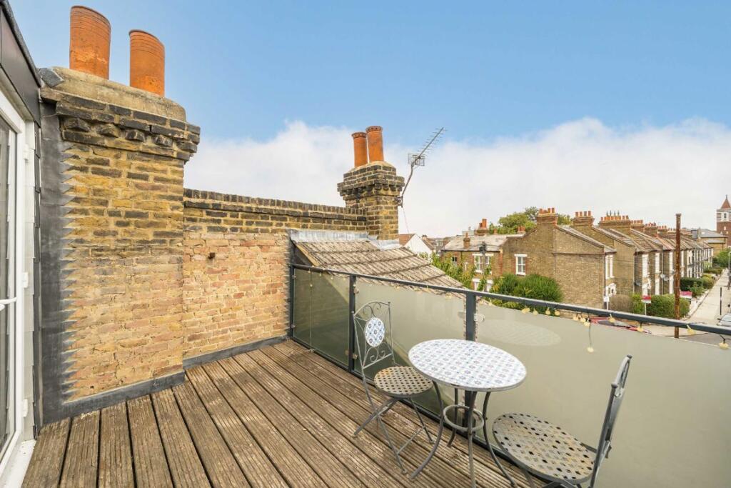 Apartment in London - View 5