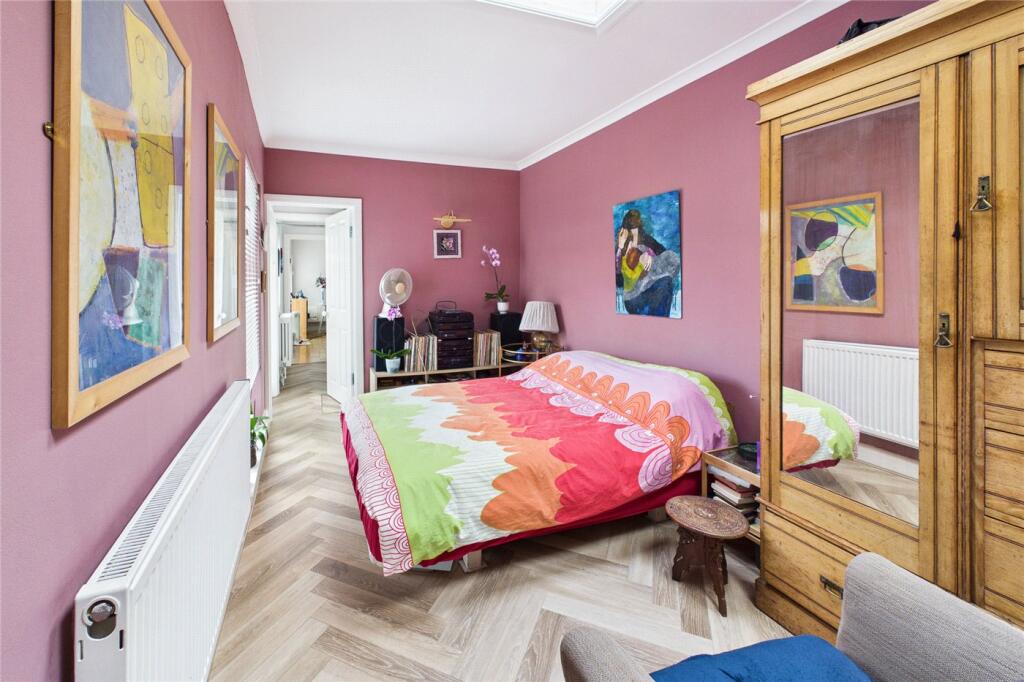 House in London - View 5