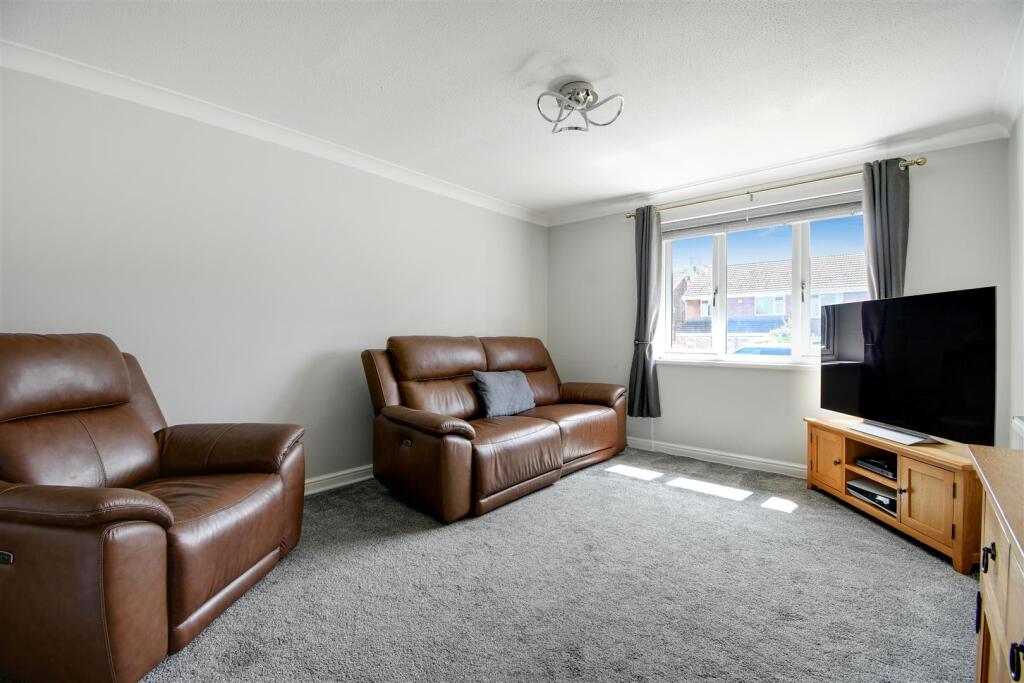 St. Bernard Close, Broughton photo 3